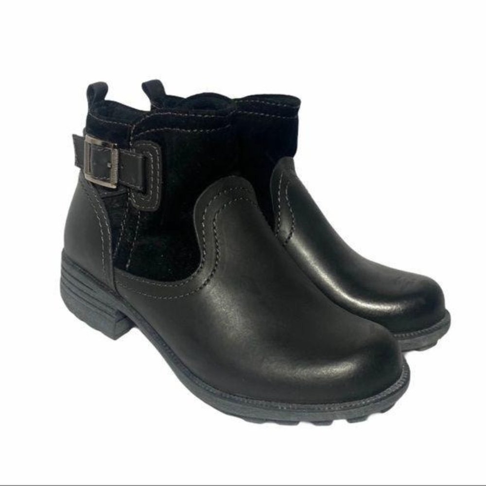Planet Georgia Black Leather Ankle Buckle Booties Size 6.5